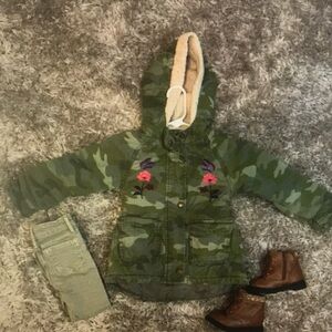 Girls' Green Camouflage Hooded Parka with Floral Embroidery